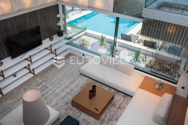Zadar, Diklo, prekrasna villa s bazenom i pogledom na more