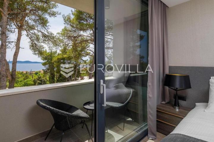 Zadar, Diklo, prekrasna villa s bazenom i pogledom na more