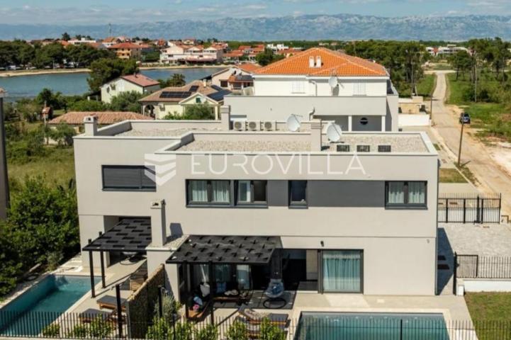 Zadar, Privlaka, Luksuzna dizajnerska vila s bazenom neto korisne površine 132,89 m²