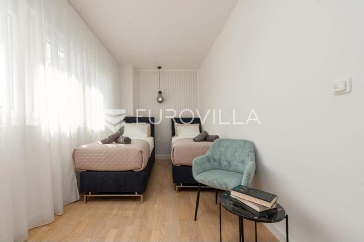 Zadar, Privlaka, Luksuzna dizajnerska vila s bazenom neto korisne površine 132,89 m²