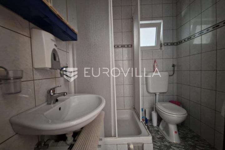 Vir, prizemnica s garažom 80 m od mora građevinska parcela 316 m²