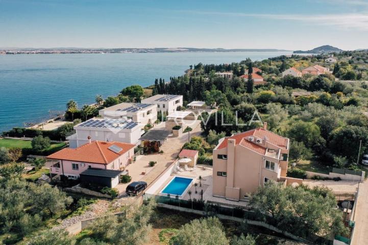 Otok Ugljan, Sutomišćica, kuća s bazenom i pogledom na more