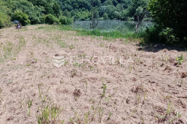 Barilovići, Perjasica, poljoprivredno zemljište 5240 m² na samoj rijeci Korani, mogućnost gradnje