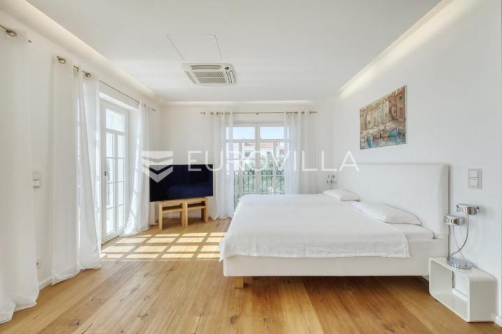 Zadar, Diklo, moderna i elegantna vila prvi red uz more