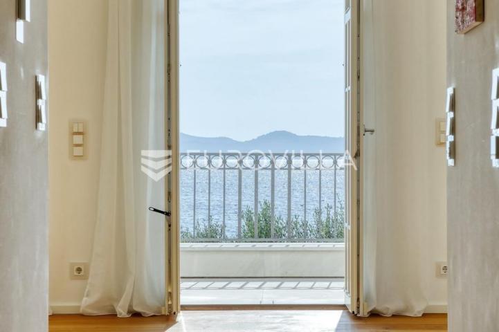 Zadar, Diklo, moderna i elegantna vila prvi red uz more