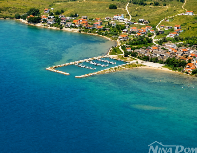 LJUBAČ - DALMACIJA- GRAĐEVINSKO ZEMLJIŠTE 70 m OD MORA I PLAŽE