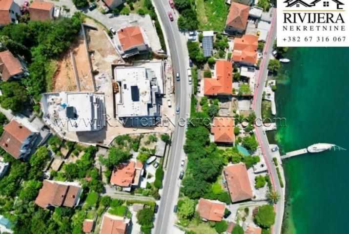 Na prodaju jednosoban stan u izgradnji u blizini mora Dobrota Kotor