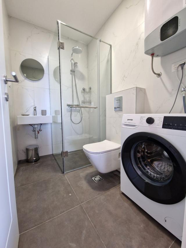 Prodaja modernog studio apartmana 32 m² – Bečići (mogućnost pregradnje u jednosoban)