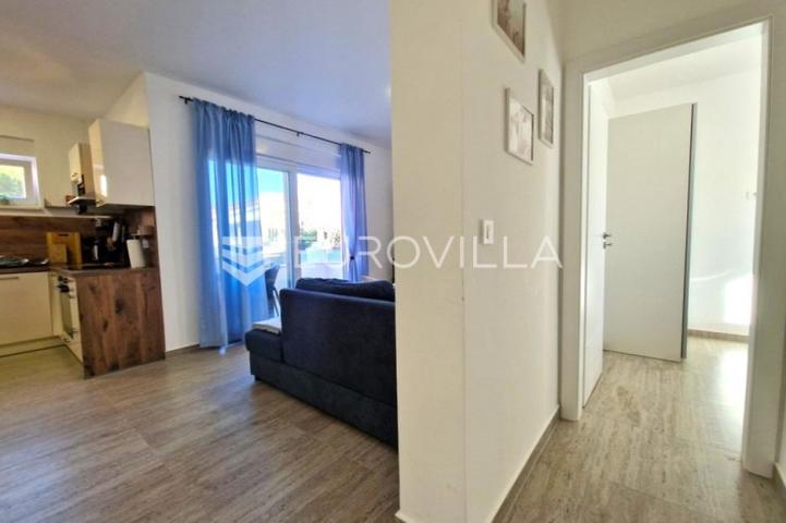 Vir, dvoetažni apartman 40 m od mora, krovna terasa s panoramskim pogledom na more