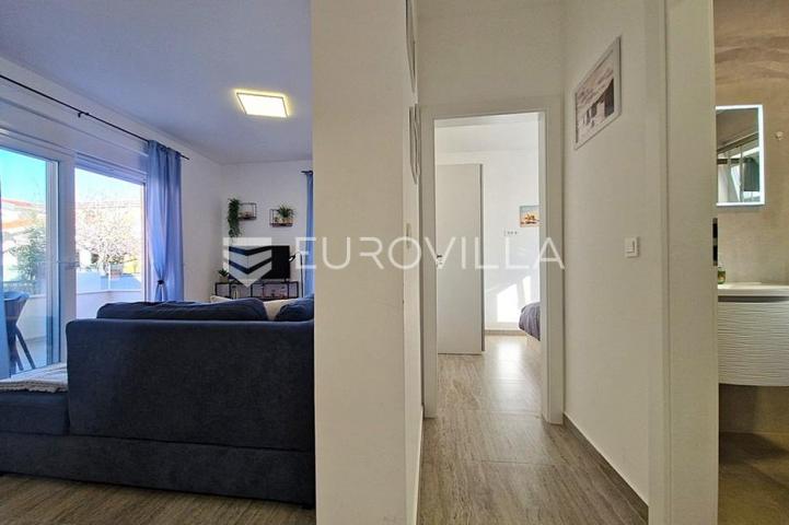 Vir, dvoetažni apartman 40 m od mora, krovna terasa s panoramskim pogledom na more