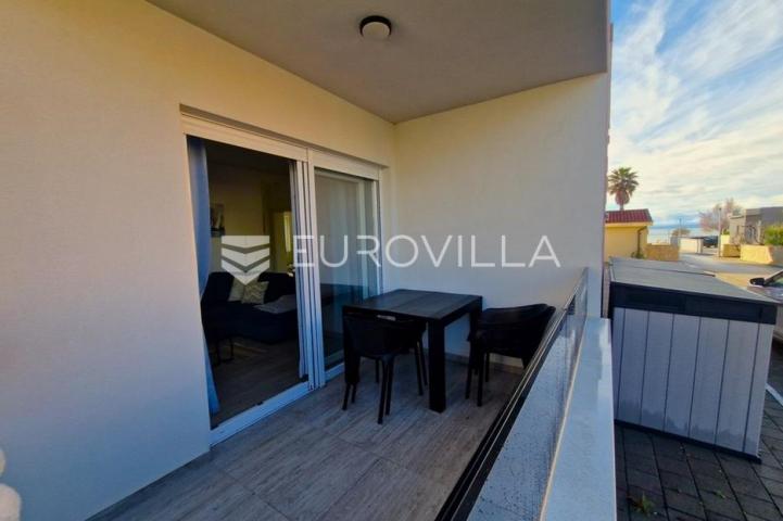 Vir, dvoetažni apartman 40 m od mora, krovna terasa s panoramskim pogledom na more