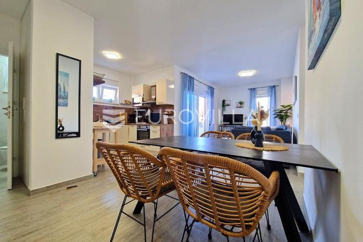 Vir, dvoetažni apartman 40 m od mora, krovna terasa s panoramskim pogledom na more