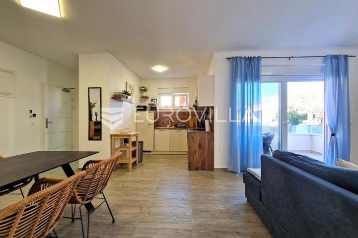 Vir, dvoetažni apartman 40 m od mora, krovna terasa s panoramskim pogledom na more