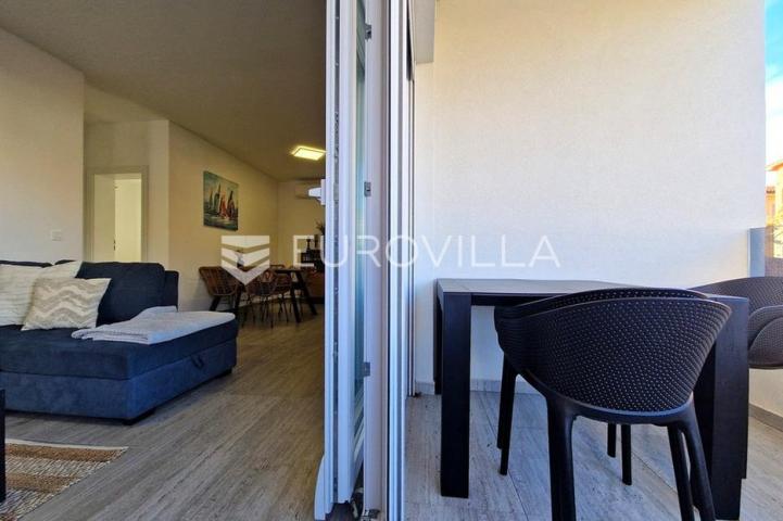 Vir, dvoetažni apartman 40 m od mora, krovna terasa s panoramskim pogledom na more