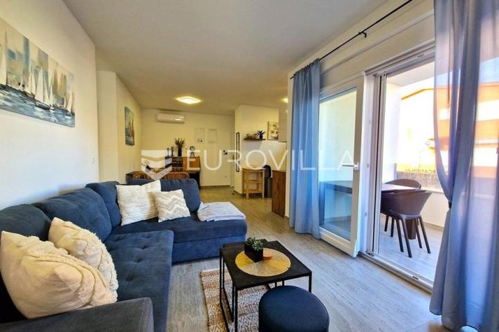 Vir, dvoetažni apartman 40 m od mora, krovna terasa s panoramskim pogledom na more