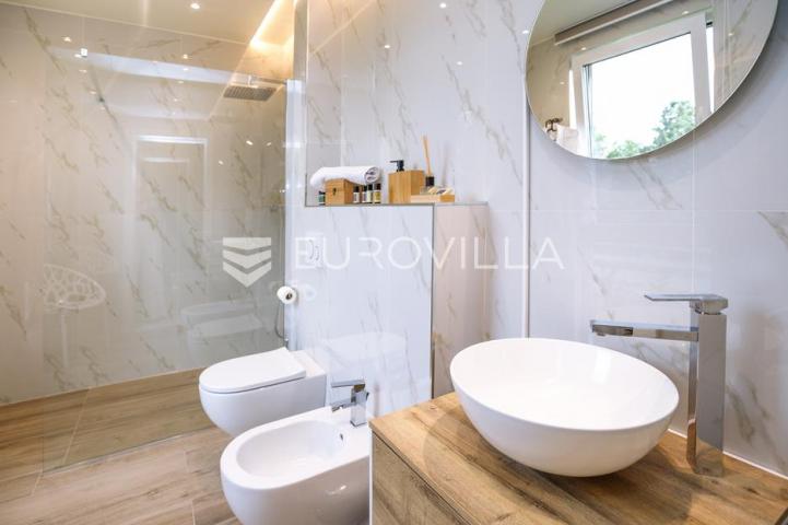 Labin, Santalezi, Luksuzna vila s wellnessom, grijanim bazenom, teretanom, mirna lokacija