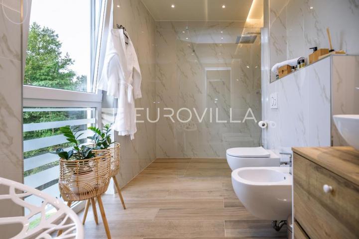 Labin, Santalezi, Luksuzna vila s wellnessom, grijanim bazenom, teretanom, mirna lokacija