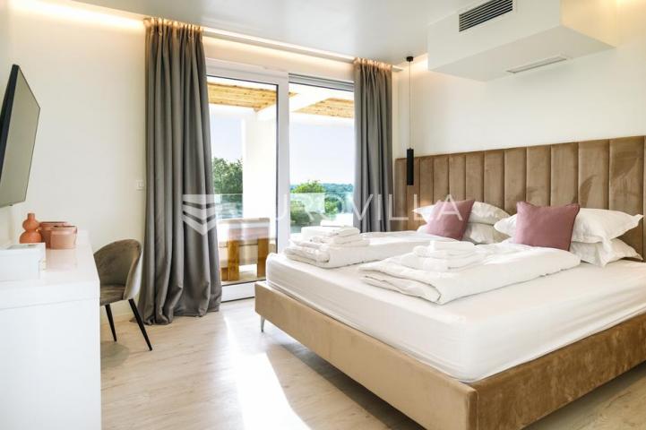 Labin, Santalezi, Luksuzna vila s wellnessom, grijanim bazenom, teretanom, mirna lokacija