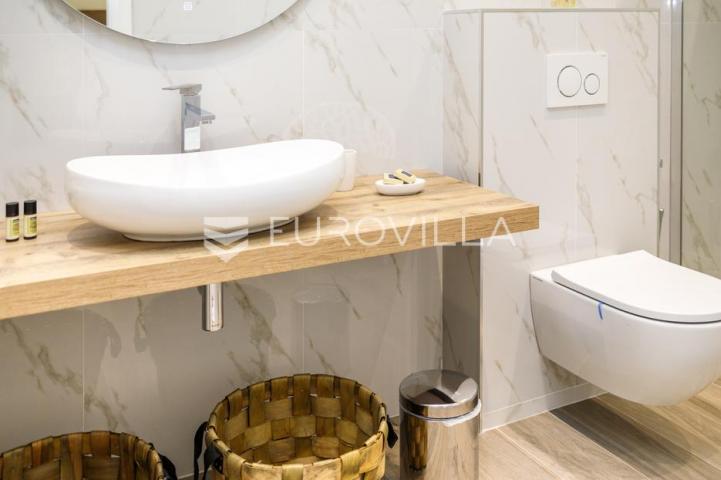 Labin, Santalezi, Luksuzna vila s wellnessom, grijanim bazenom, teretanom, mirna lokacija