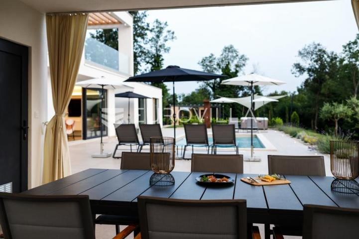 Labin, Santalezi, Luksuzna vila s wellnessom, grijanim bazenom, teretanom, mirna lokacija