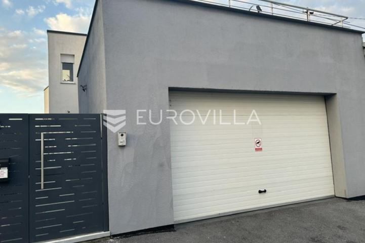 Nova Gradiška, prostrana i moderna kuća 200 m²