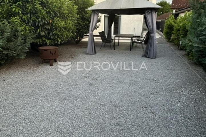 Nova Gradiška, prostrana i moderna kuća 200 m²