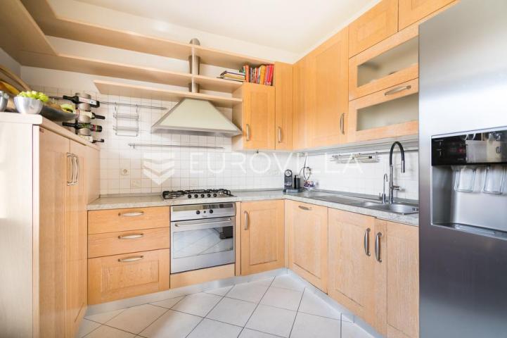 Zagreb, Maksimir, prekrasan dvoetažni peterosoban stan 202,10 m²