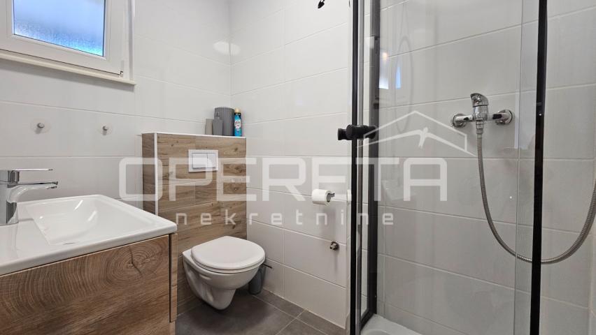 Vir – Samostojeća kuća s četiri moderno uređena apartmana, 170 m²