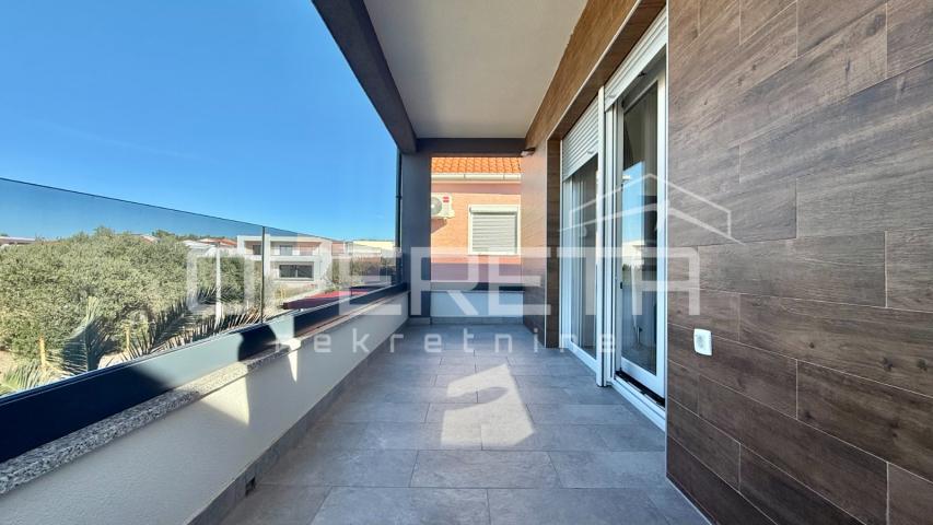 Vir – Samostojeća kuća s četiri moderno uređena apartmana, 170 m²