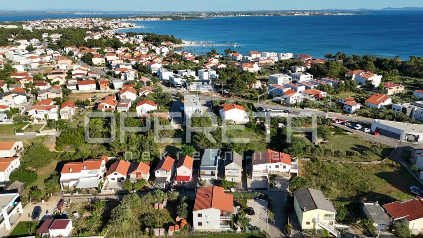 Vir – Samostojeća kuća s četiri moderno uređena apartmana, 170 m²
