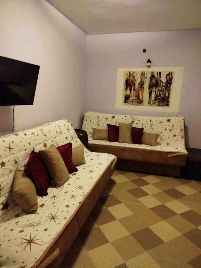 Izdavanje, kuća, 50m2, Lastva Grbaljska, Budva