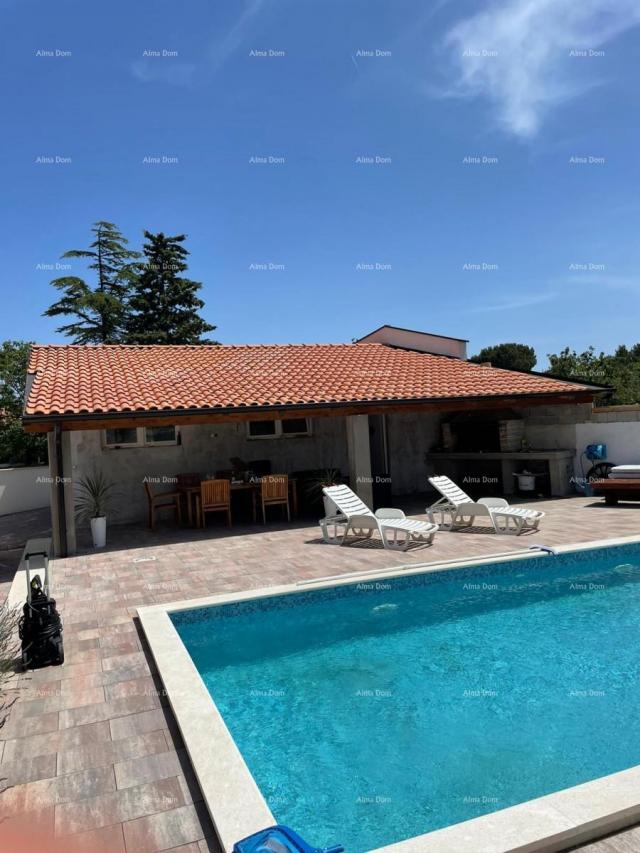 Kuća Ližnjan – Apartmanska kuća s bazenom, 460 m². 