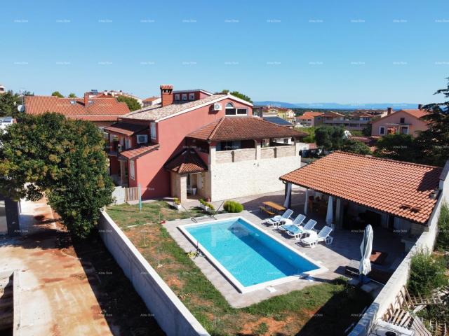 Kuća Ližnjan – Apartmanska kuća s bazenom, 460 m². 