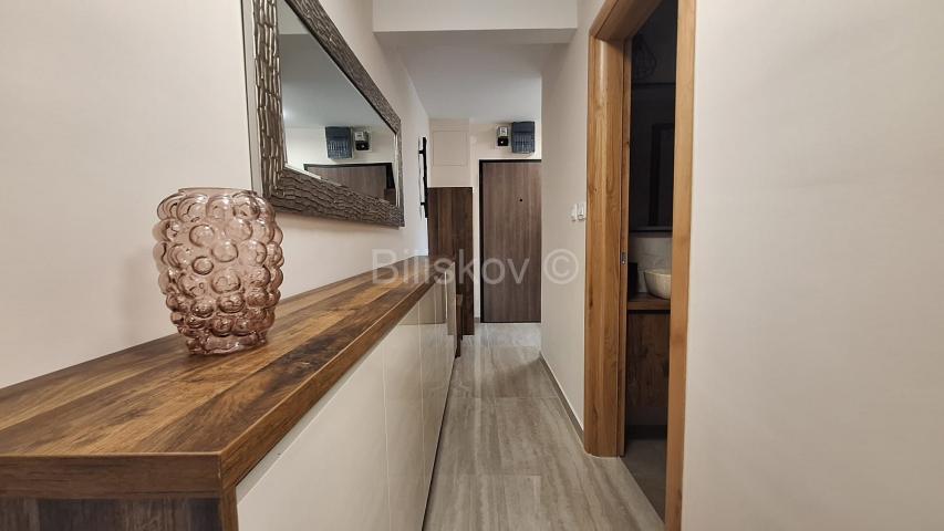 Prodaja, Sesvete, trosoban stan 75m2, na trećem katu zgrade