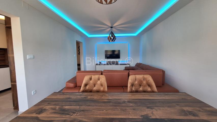 Prodaja, Sesvete, trosoban stan 75m2, na trećem katu zgrade