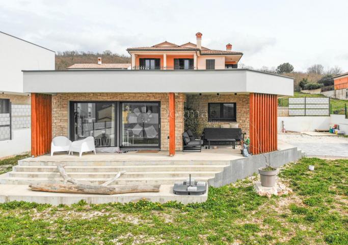 Rovinj okolica, moderna luksuzna prizemnica s 3 spavaće sobe