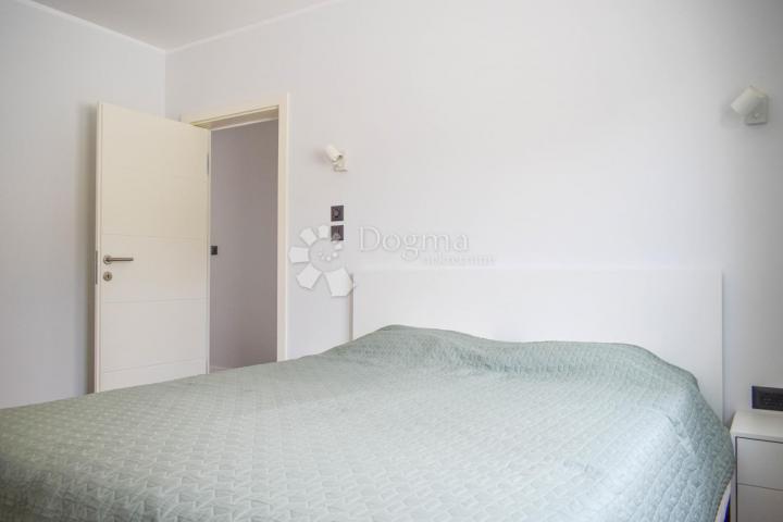 Rovinj okolica, moderna luksuzna prizemnica s 3 spavaće sobe