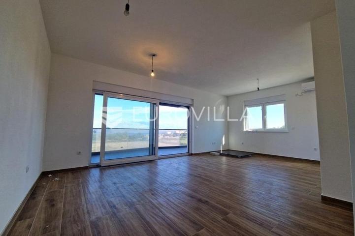 Vir, trosoban apartman na 1. katu, pogled na more