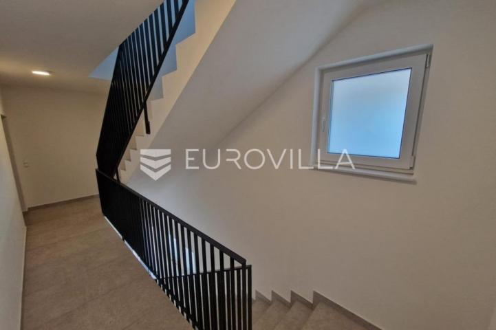 Vir, trosoban apartman na 1. katu, pogled na more