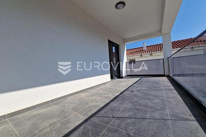 Vir, trosoban apartman na 1. katu, pogled na more