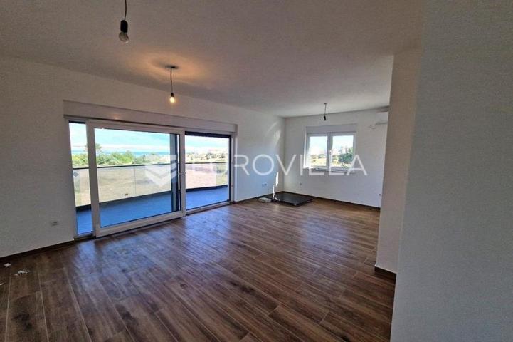 Vir, trosoban apartman na 1. katu, pogled na more
