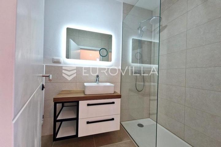 Vir, trosoban apartman na 1. katu, pogled na more