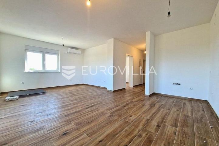Vir, trosoban apartman na 1. katu, pogled na more