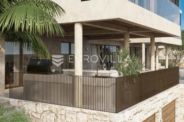 Trogir, Čiovo, moderna vila s bazenom u blizini mora