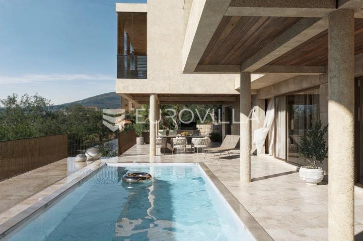Trogir, Čiovo, moderna vila s bazenom u blizini mora