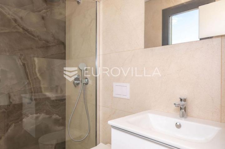 Krk, grad Krk, penthouse od 141,13 m² u luksuznoj novogradnji