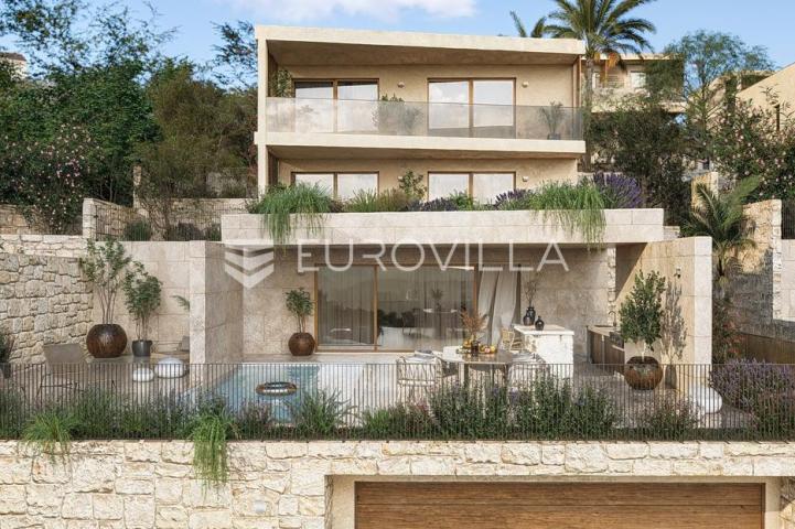 Trogir, Čiovo, vila s bazenom na odličnoj lokaciji