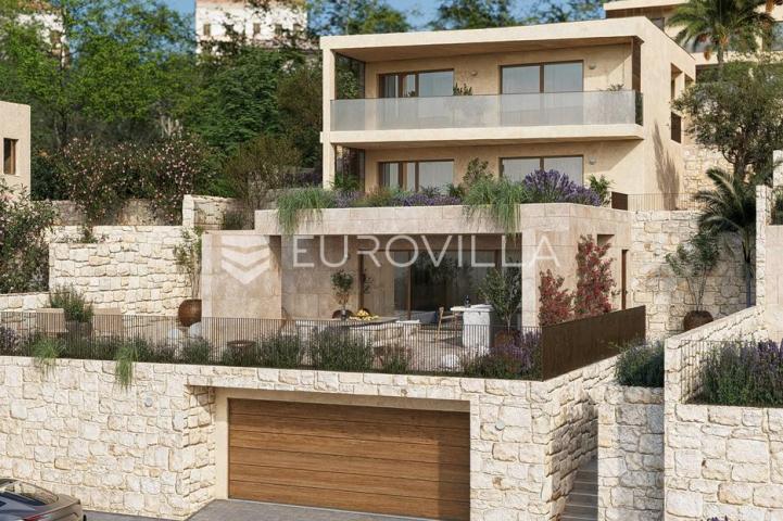 Trogir, Čiovo, vila s bazenom na odličnoj lokaciji