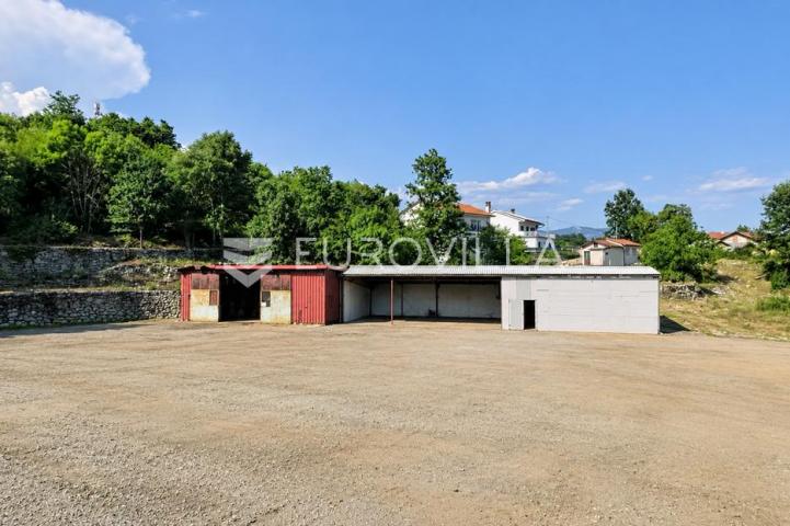 Matulji, Jušići, građevinsko zemljište 3700 m² za 5 zgrada