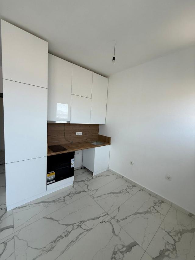 Studio in Uteha, with sea view, just 200 meters from the beach. 